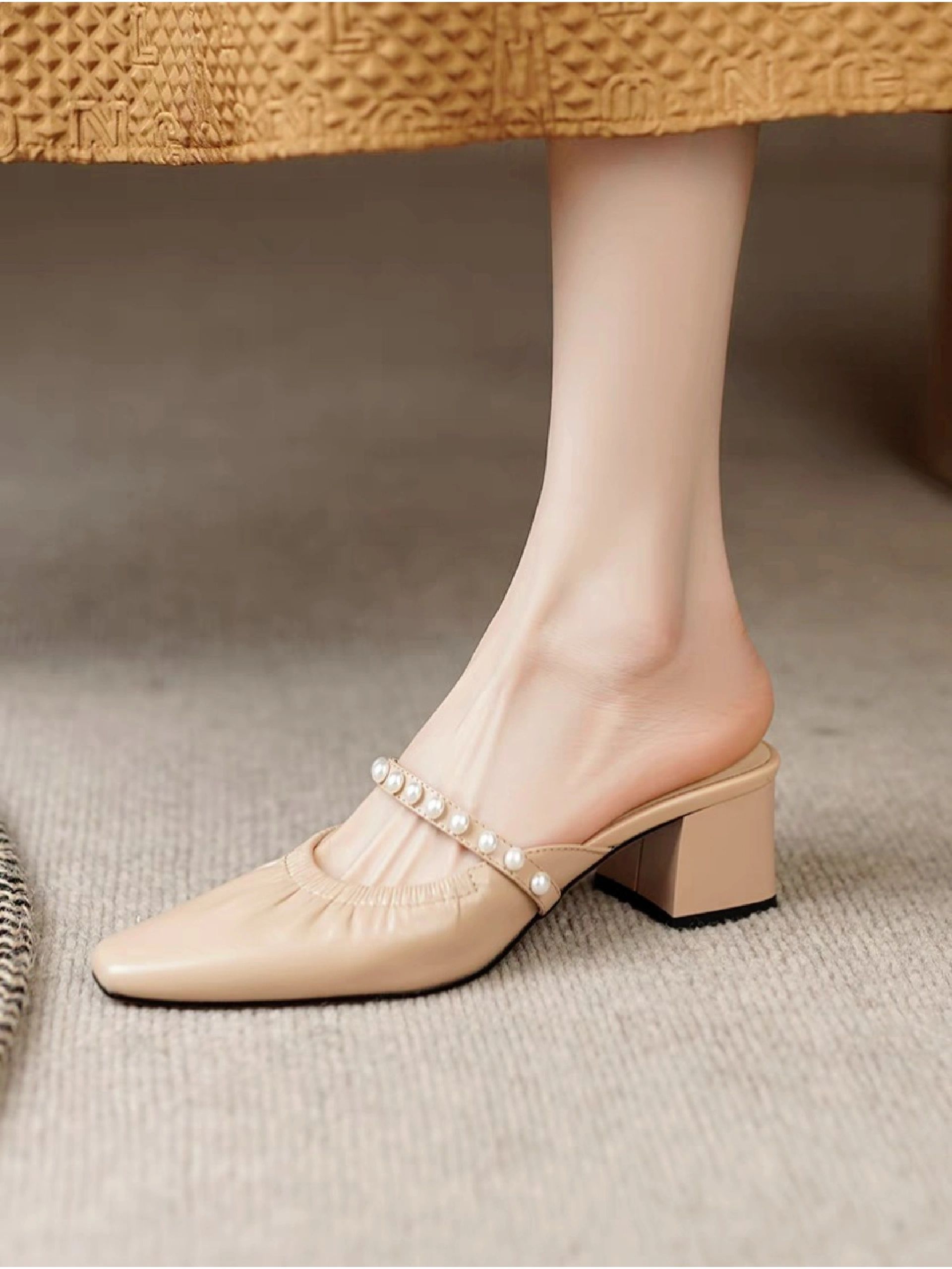 中跟 粗跟 无帮 皮革  - VALI鞋履AI设计主图