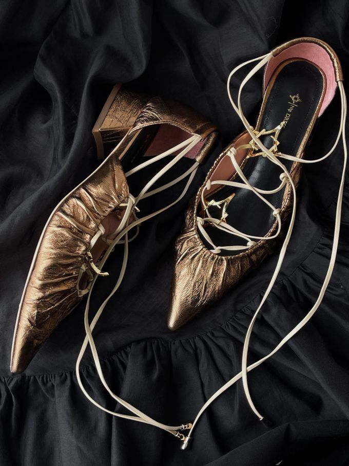 尖头 系带 袢扣 浅口鞋 