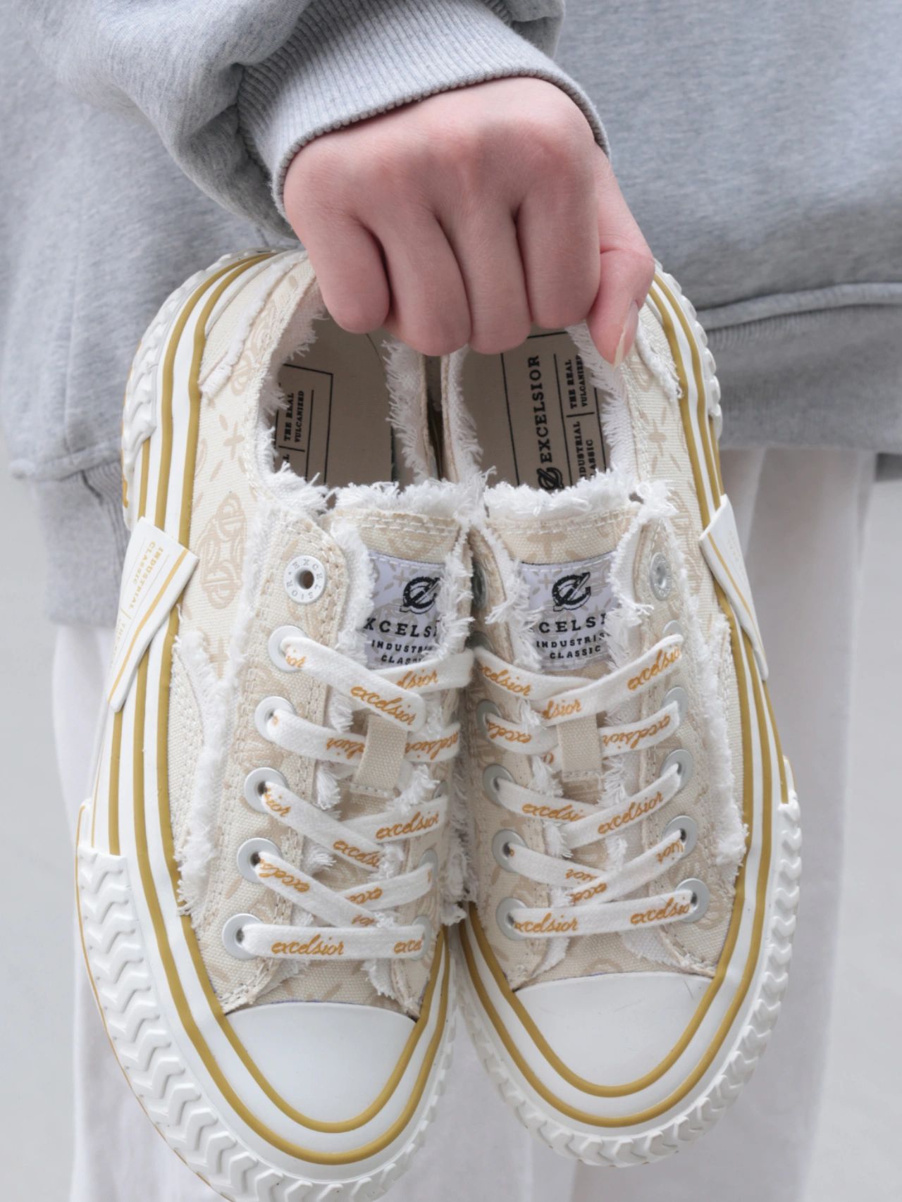 高帮 系带  - VALI鞋履AI设计主图