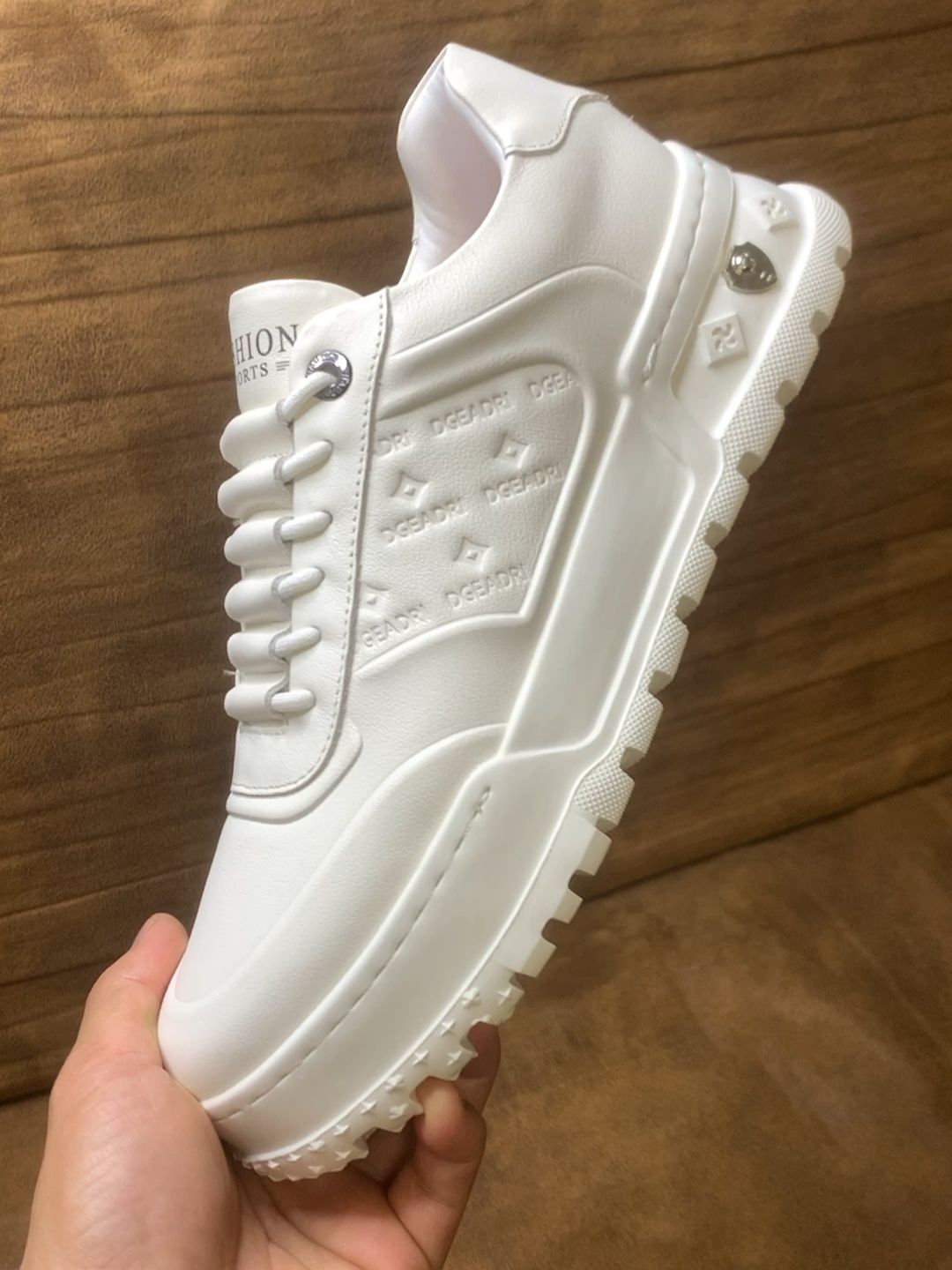 低帮  - VALI鞋履AI设计主图