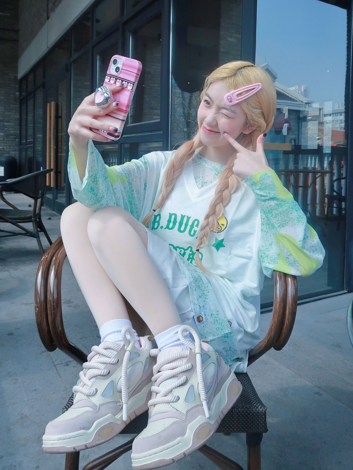 针织面料 H型 圆形领 文字图案 拼接 印花 紫堇属色 水蓝色 甜美  - VALI鞋履AI设计主图