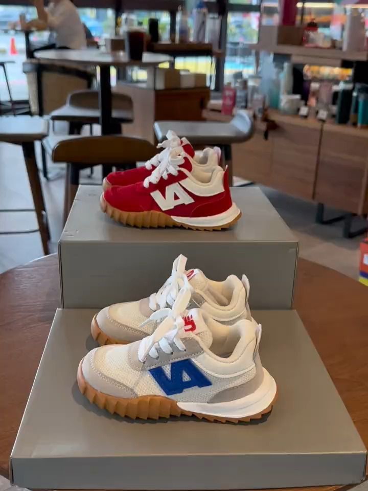 低帮 系带 魔术贴  - VALI鞋履AI设计主图