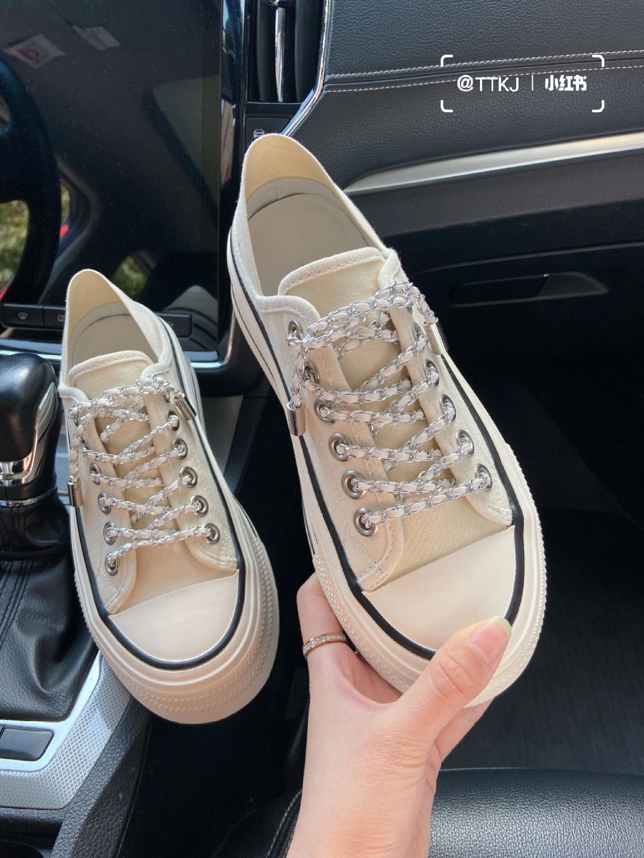 低帮 系带  - VALI鞋履AI设计主图