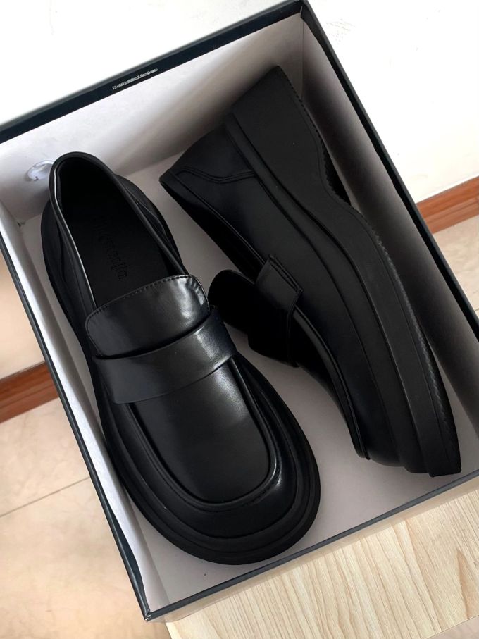 圆头 低帮 一脚蹬 深口鞋 皮革 