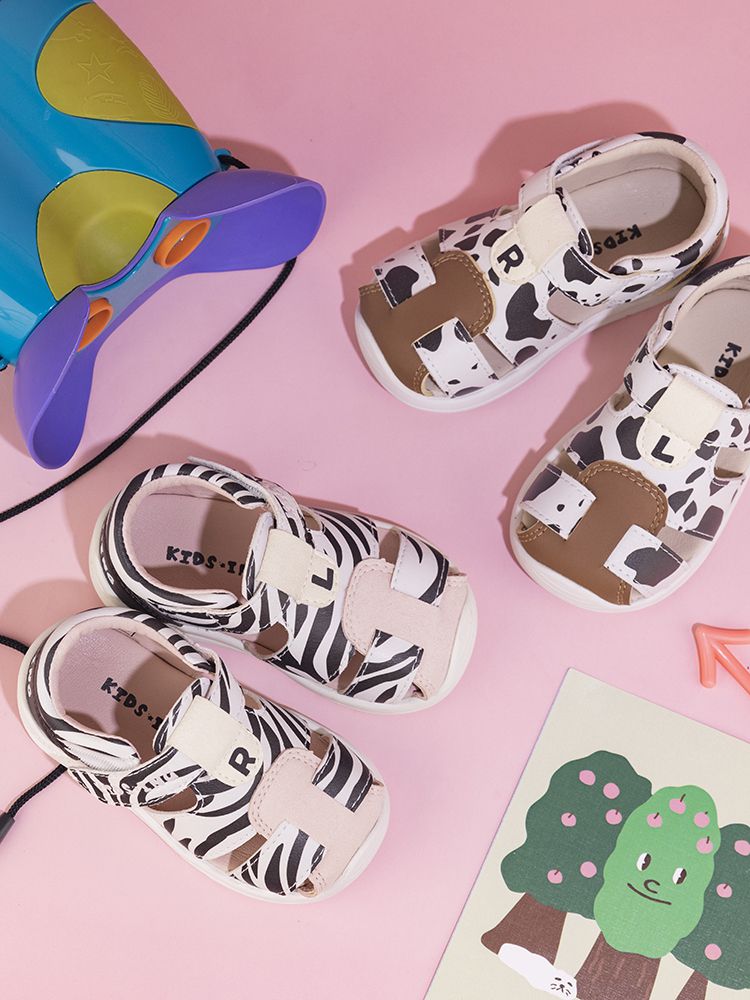 魔术贴  - VALI鞋履AI设计主图