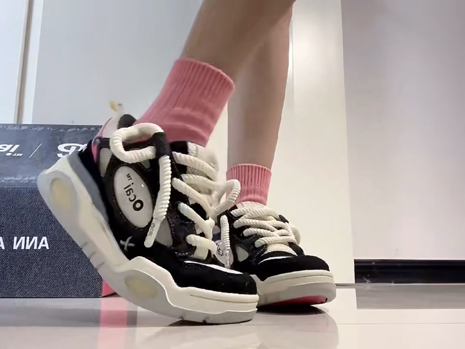 中帮 系带  - VALI鞋履AI设计主图