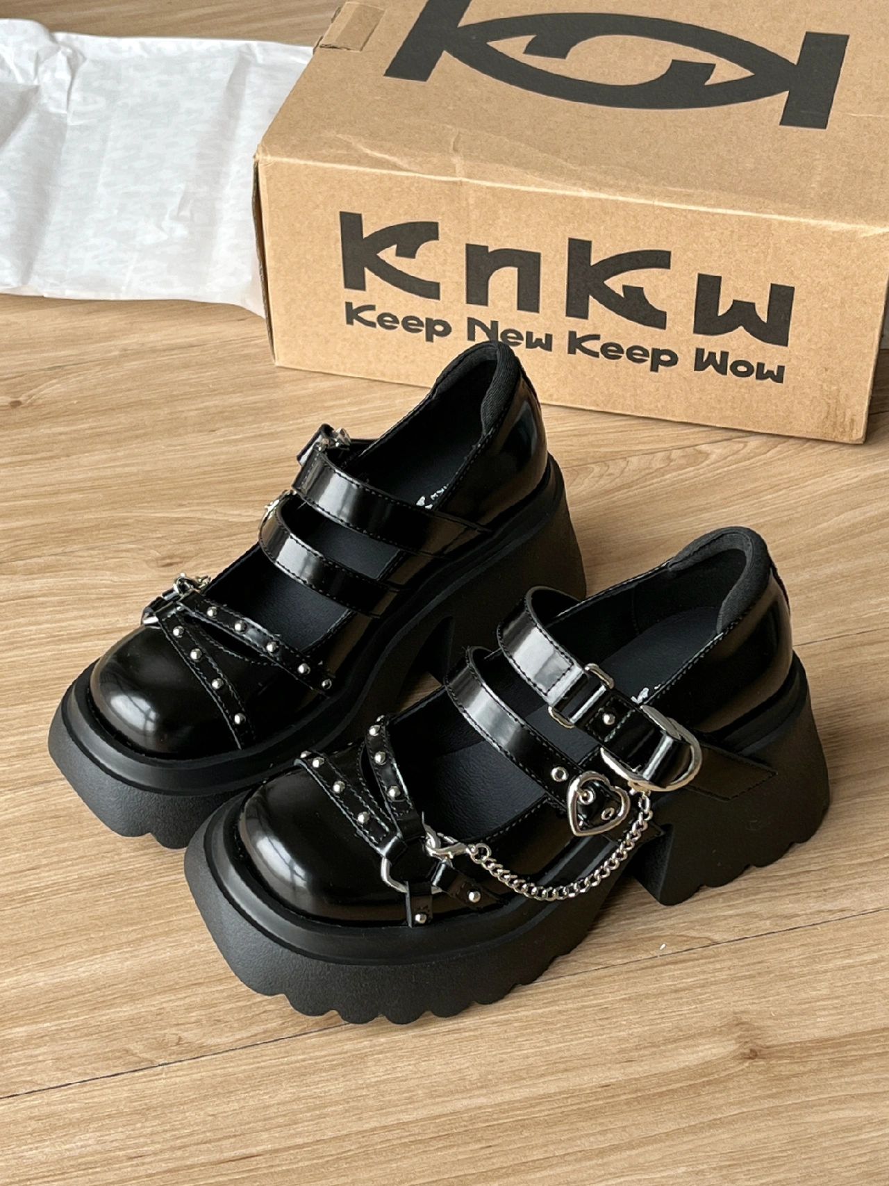 厚底 圆头 袢扣 中口鞋 皮革  - VALI鞋履AI设计主图