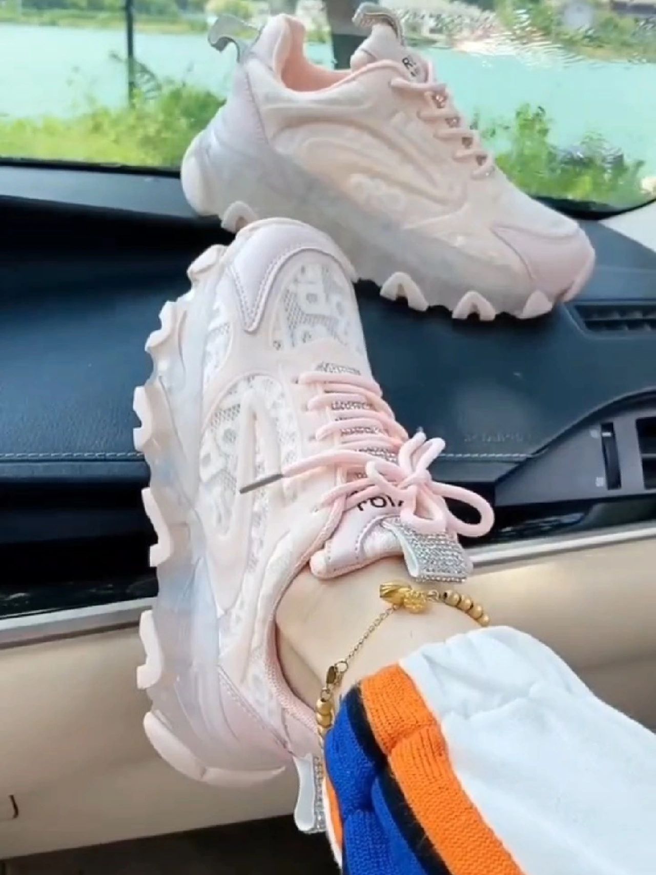 低帮 系带  - VALI鞋履AI设计主图