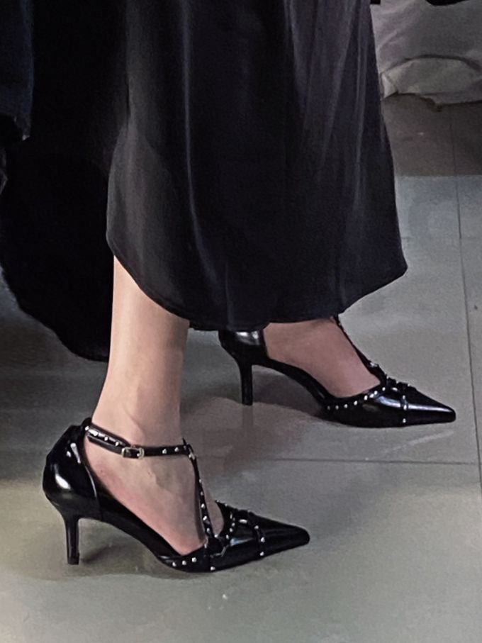 尖头 袢扣 浅口鞋 皮革 