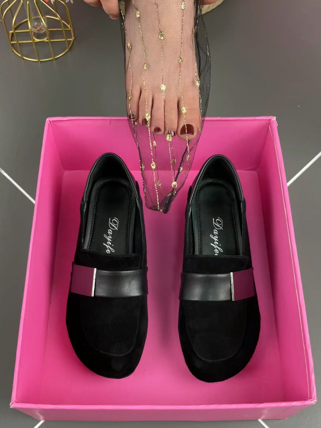 圆头 低帮 一脚蹬 深口鞋 皮革  - VALI鞋履AI设计主图