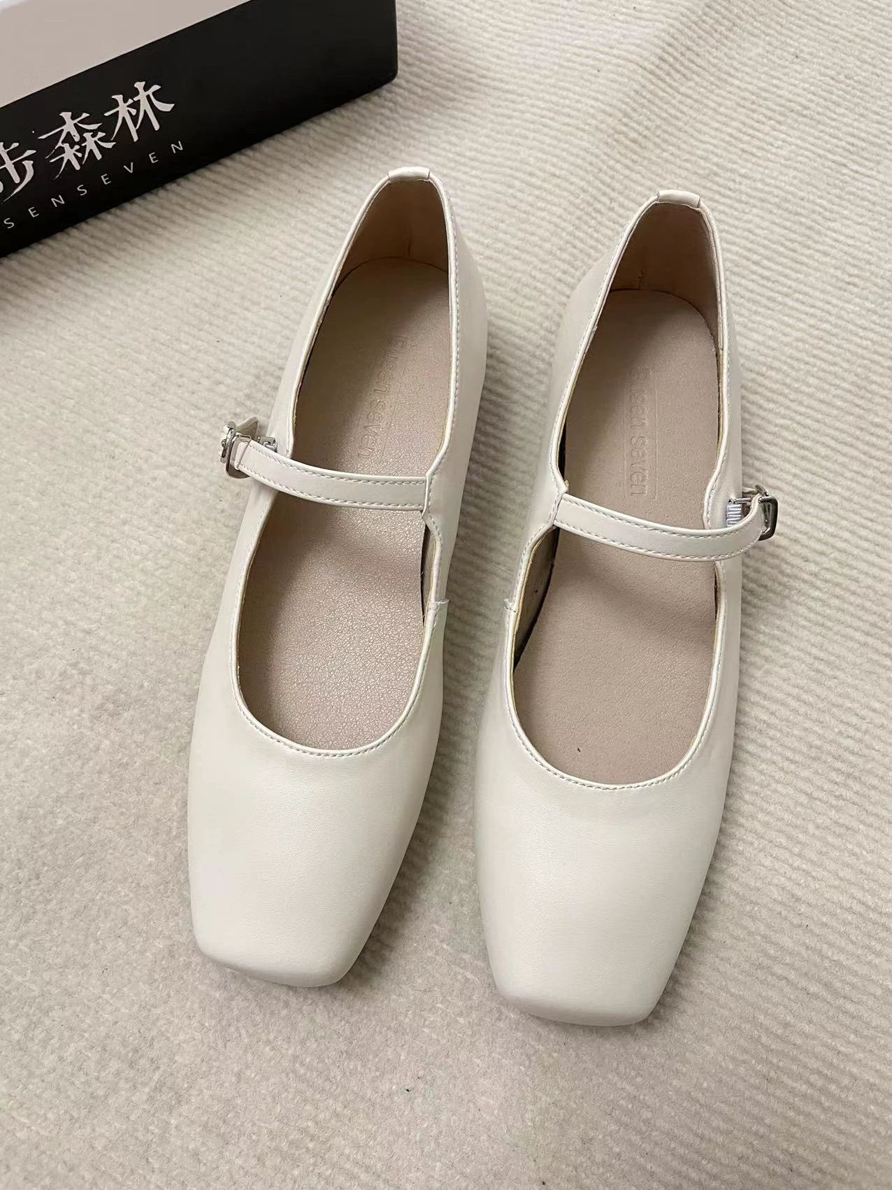 方头 袢扣 中口鞋 皮革  - VALI鞋履AI设计主图