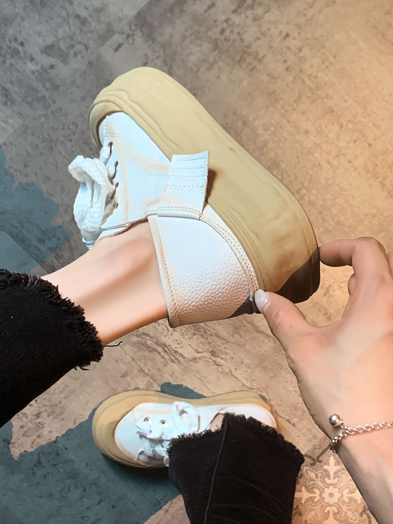 低帮  - VALI鞋履AI设计主图