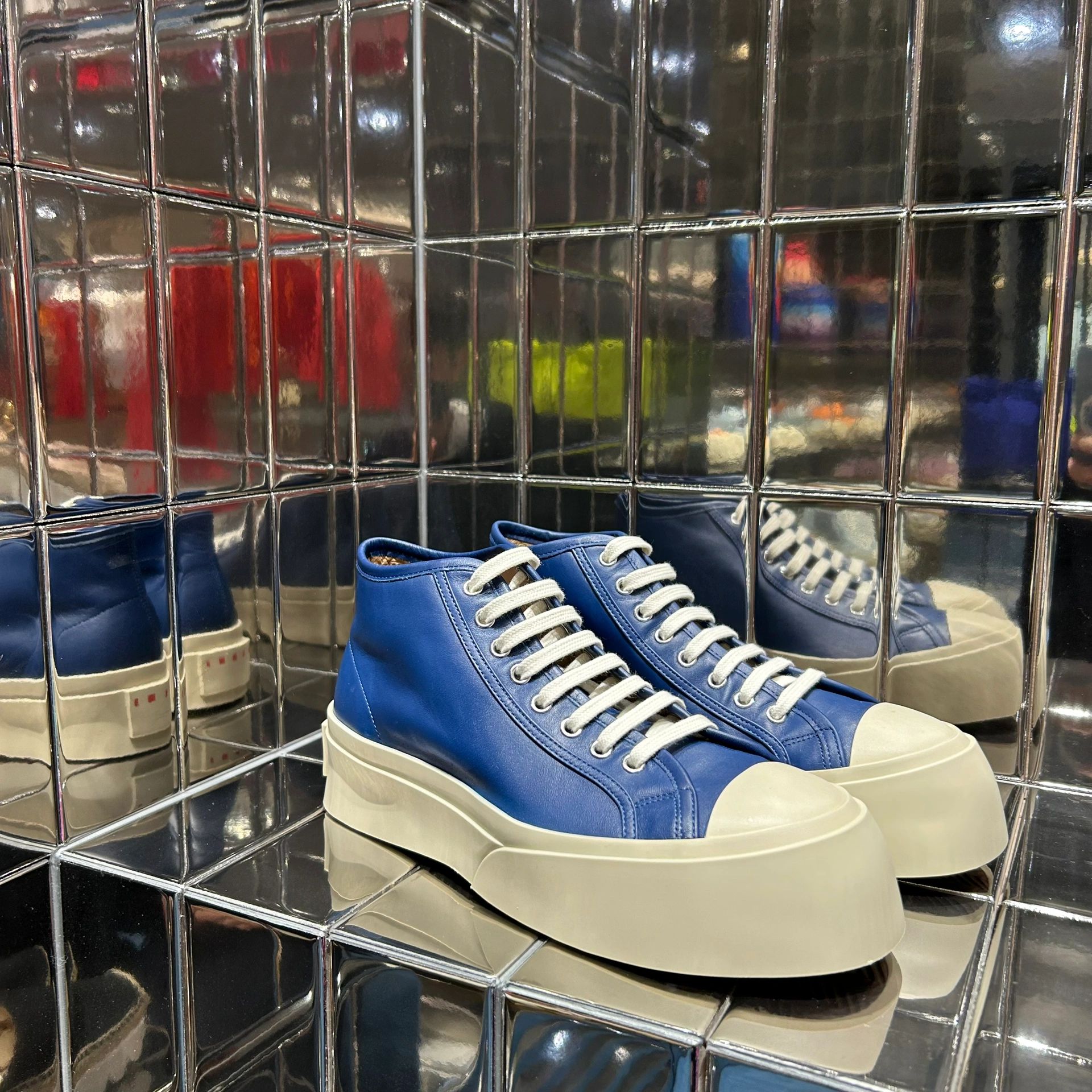 高帮 系带 皮革  - VALI鞋履AI设计主图