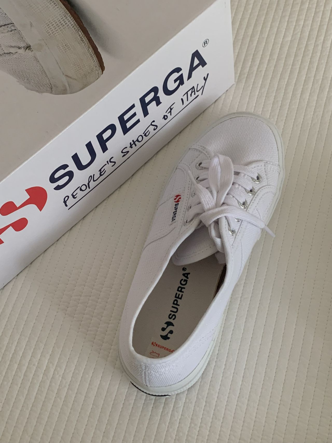  - VALI鞋履AI设计主图