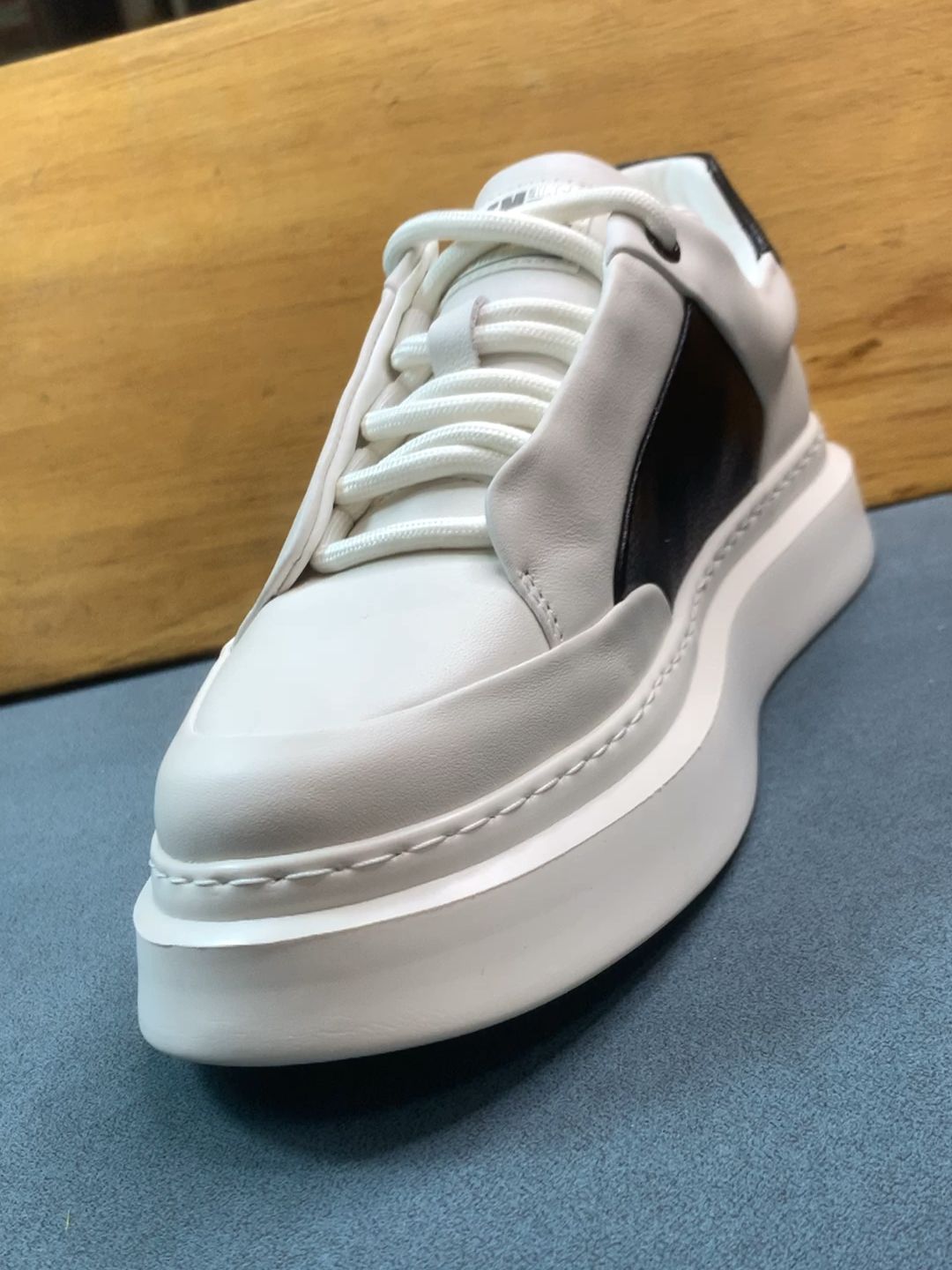 低帮 系带 皮革  - VALI鞋履AI设计主图