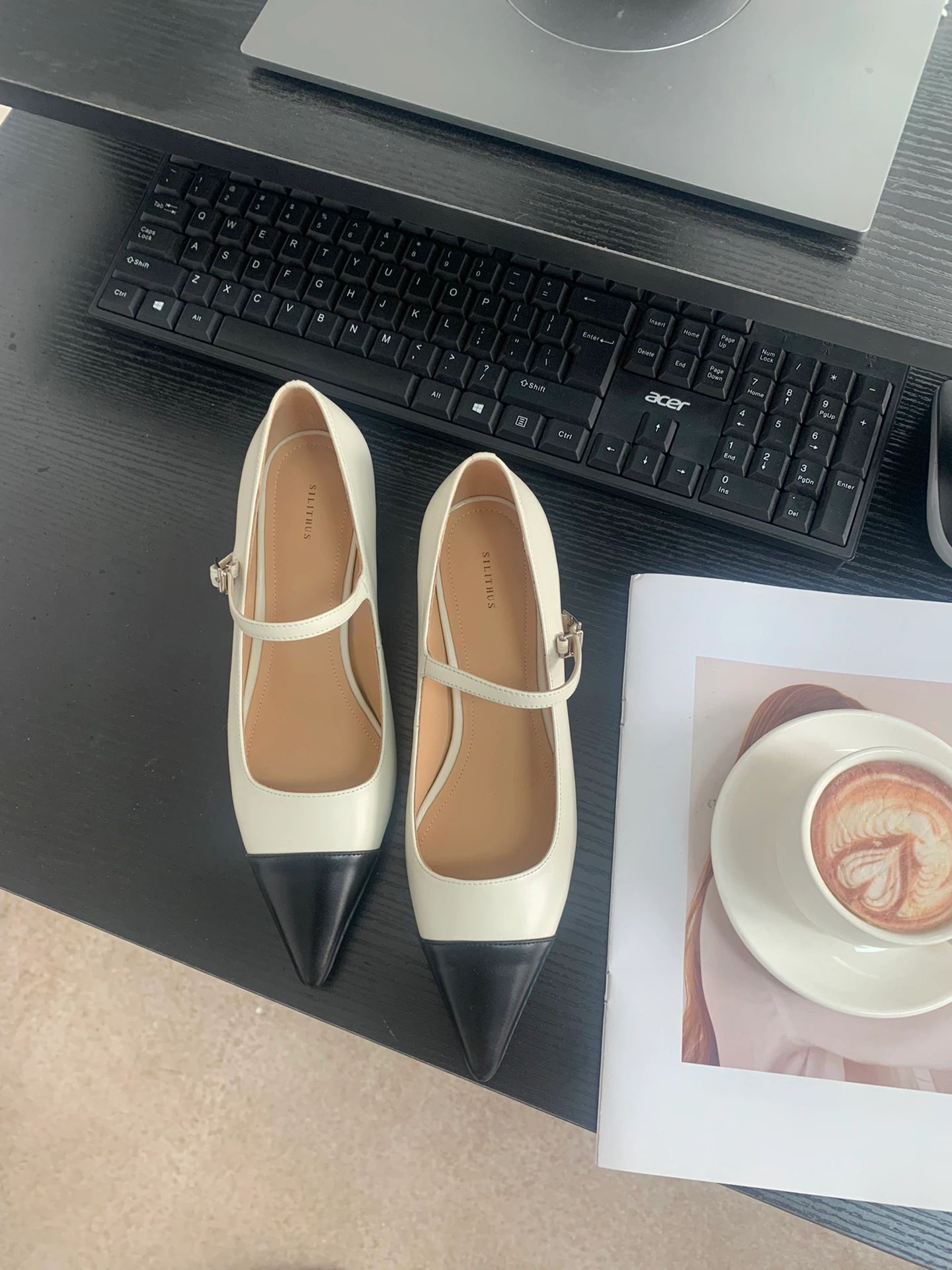 尖头 袢扣 浅口鞋 皮革  - VALI鞋履AI设计主图