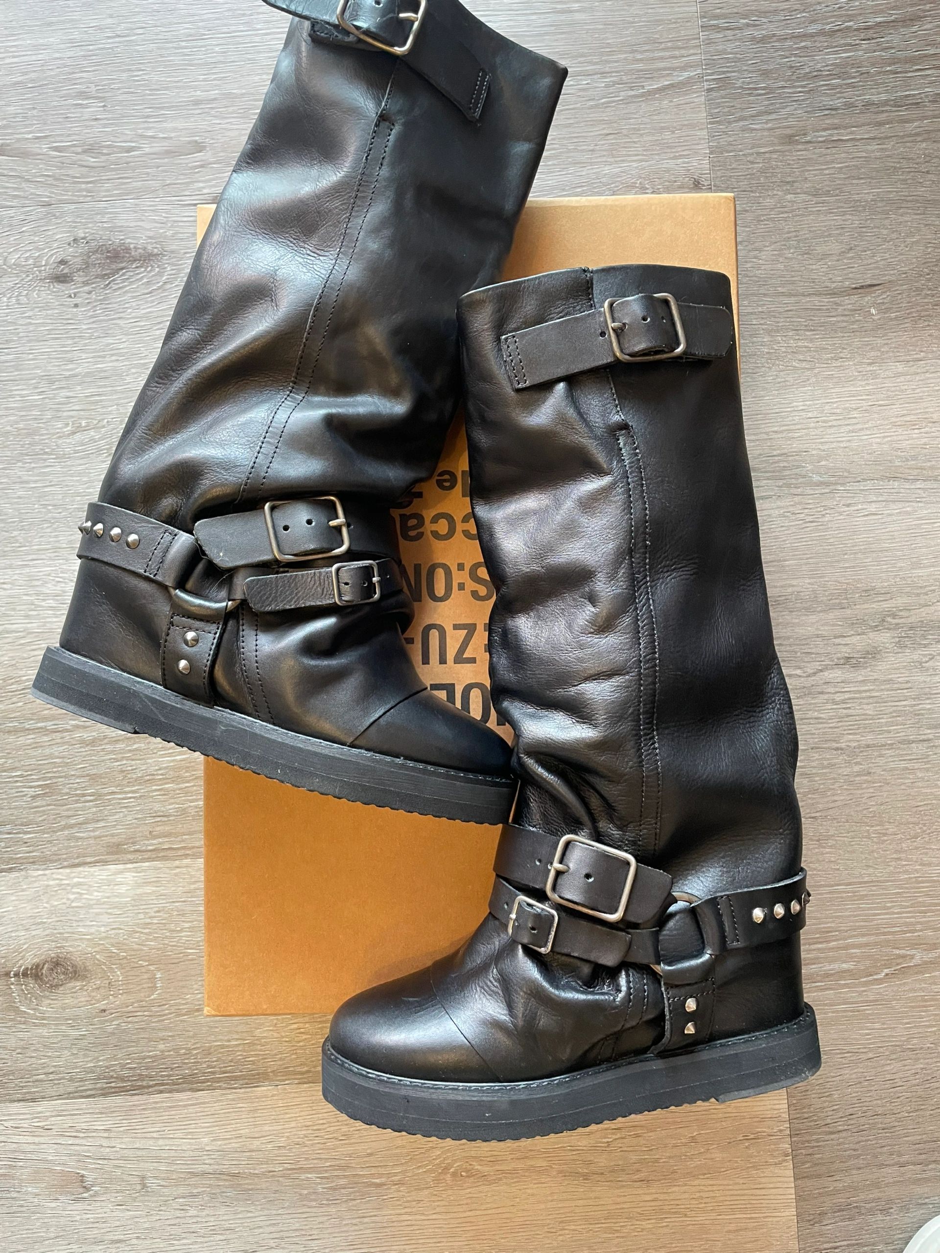 圆头 袢扣 皮革  - VALI鞋履AI设计主图