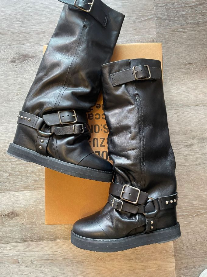 圆头 袢扣 皮革 