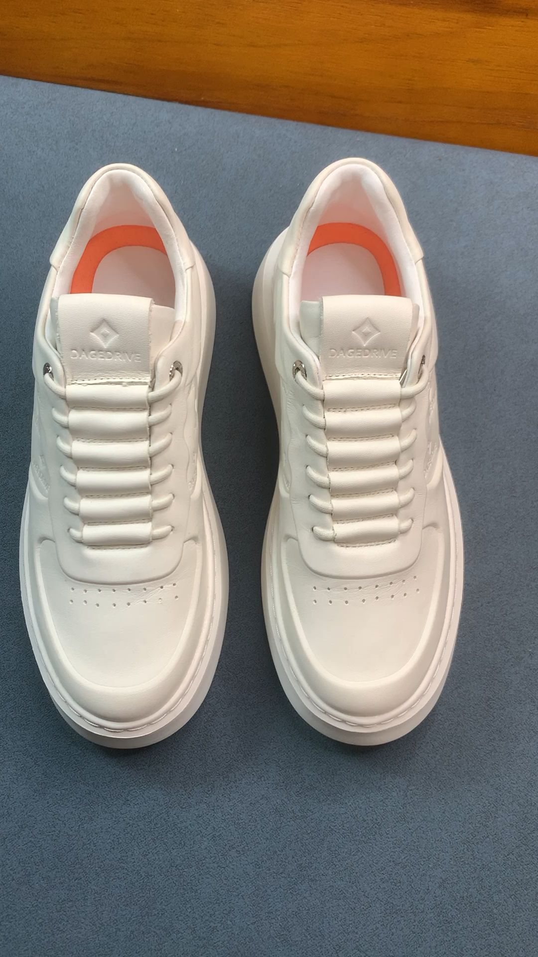  - VALI鞋履AI设计主图