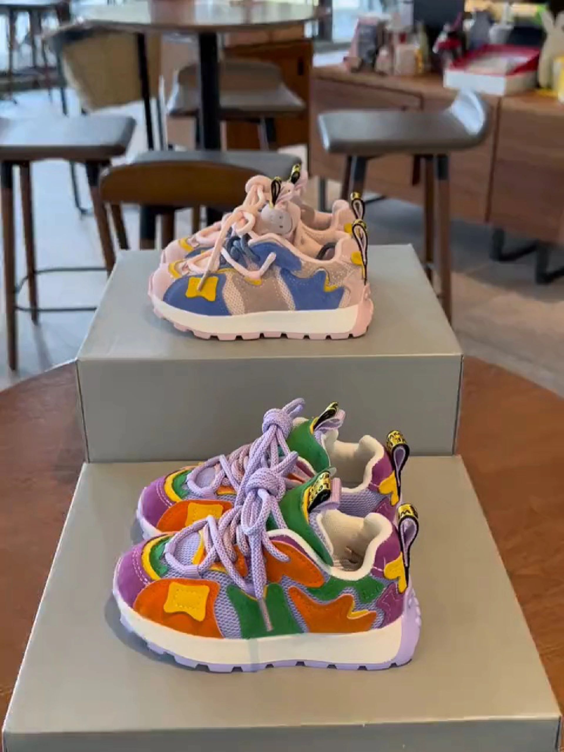 中帮 系带 魔术贴  - VALI鞋履AI设计主图