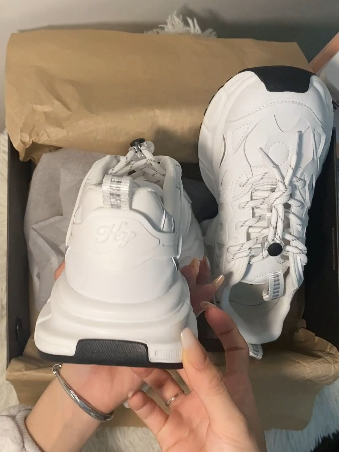 系带 皮革  - VALI鞋履AI设计主图