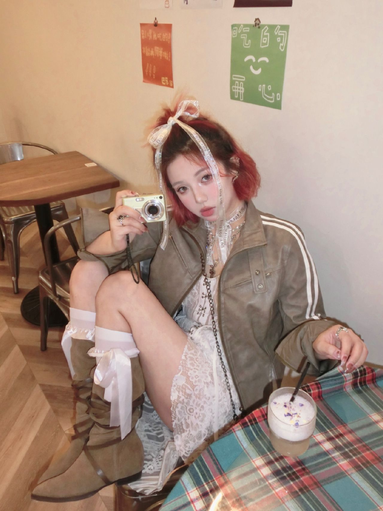 皮革面料 立领 边缘装饰 蘑菇色 林烟色 巧克力色 功能拉链 基础拉链 甜美  - VALI鞋履AI设计主图