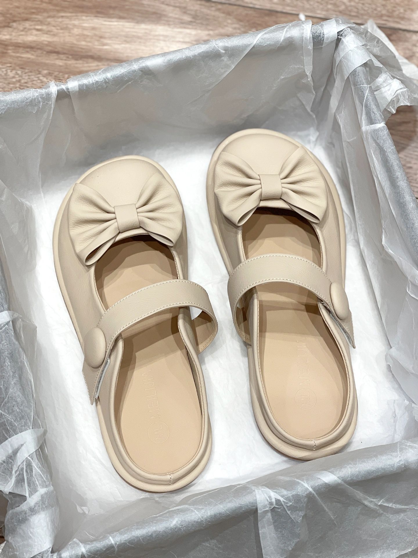 方头 松紧带 浅口鞋 皮革  - VALI鞋履AI设计主图