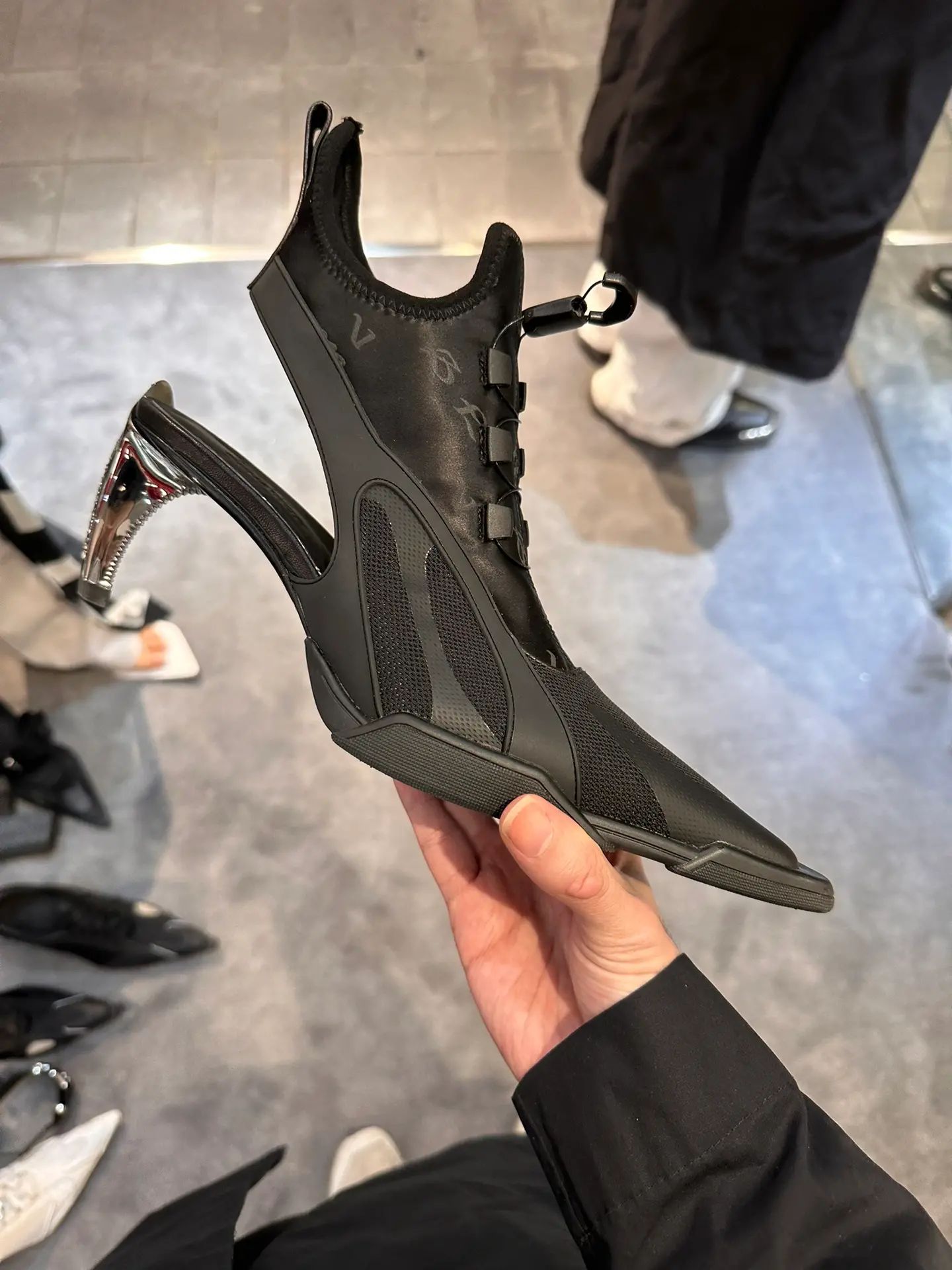 网面  - VALI鞋履AI设计主图