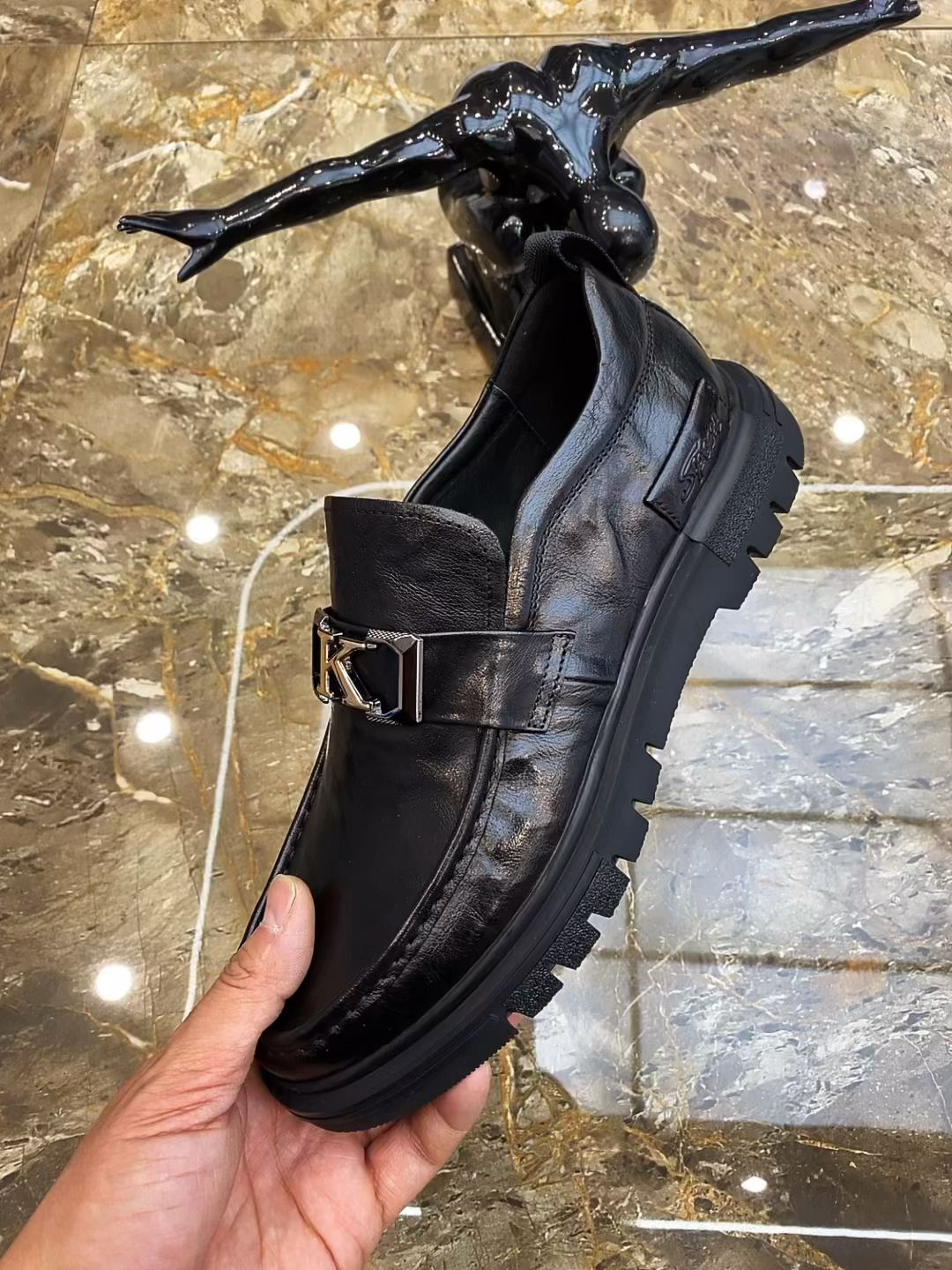 圆头 一脚蹬 皮革  - VALI鞋履AI设计主图