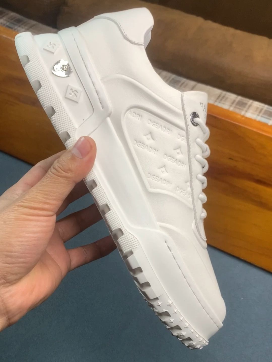 低帮 皮革  - VALI鞋履AI设计主图