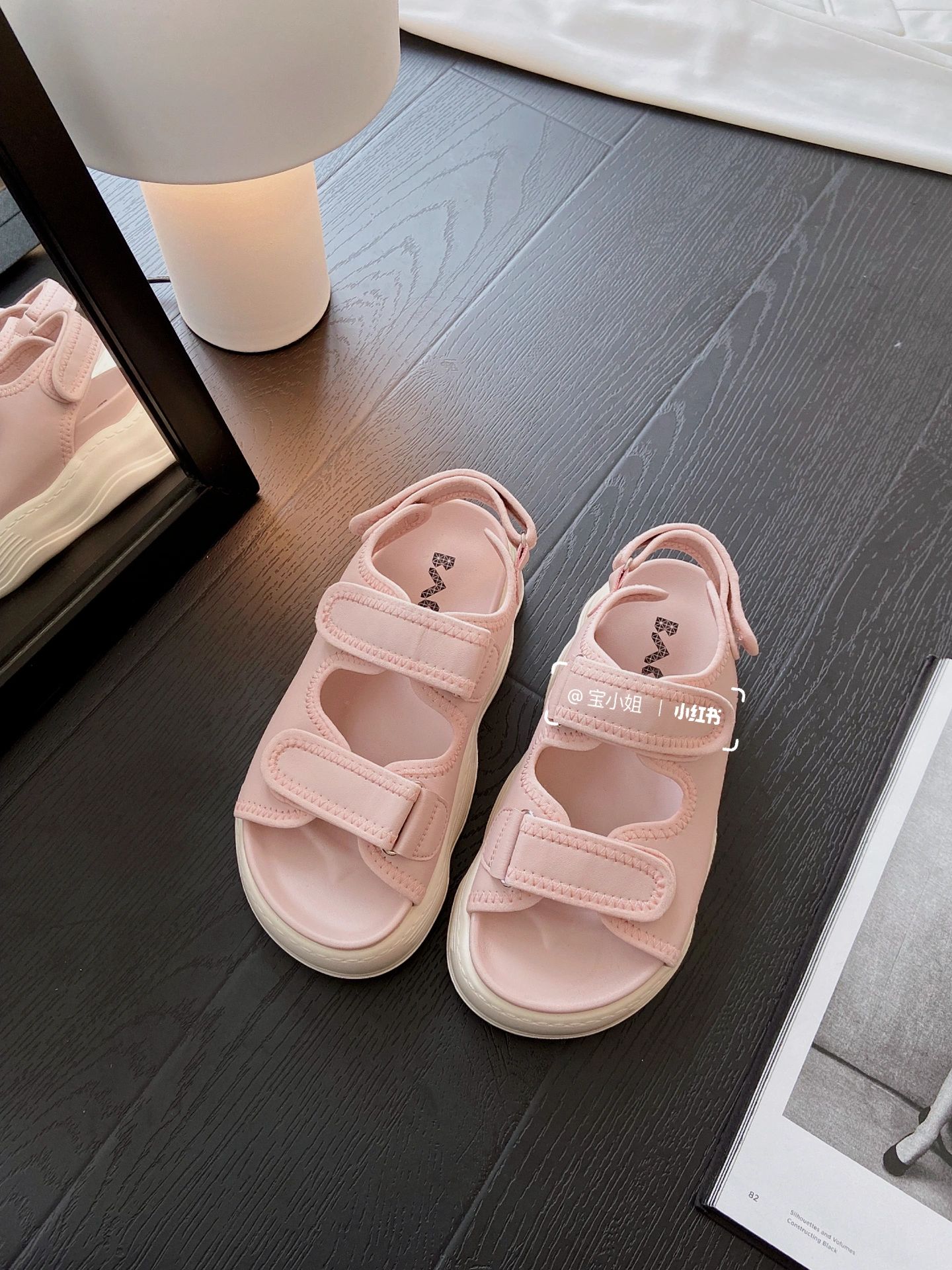 无帮 魔术贴 皮革  - VALI鞋履AI设计主图