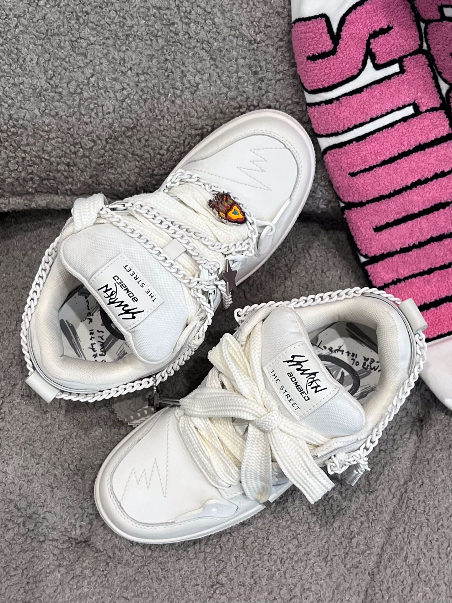 魔术贴  - VALI鞋履AI设计主图