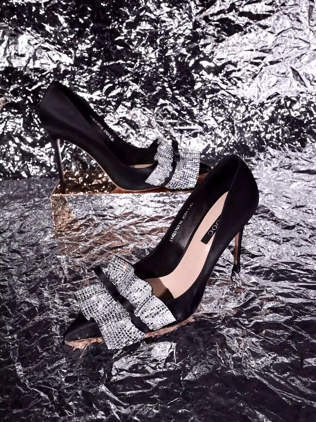 高跟 细跟 尖头 低帮 一脚蹬 浅口鞋 皮革  - VALI鞋履AI设计主图