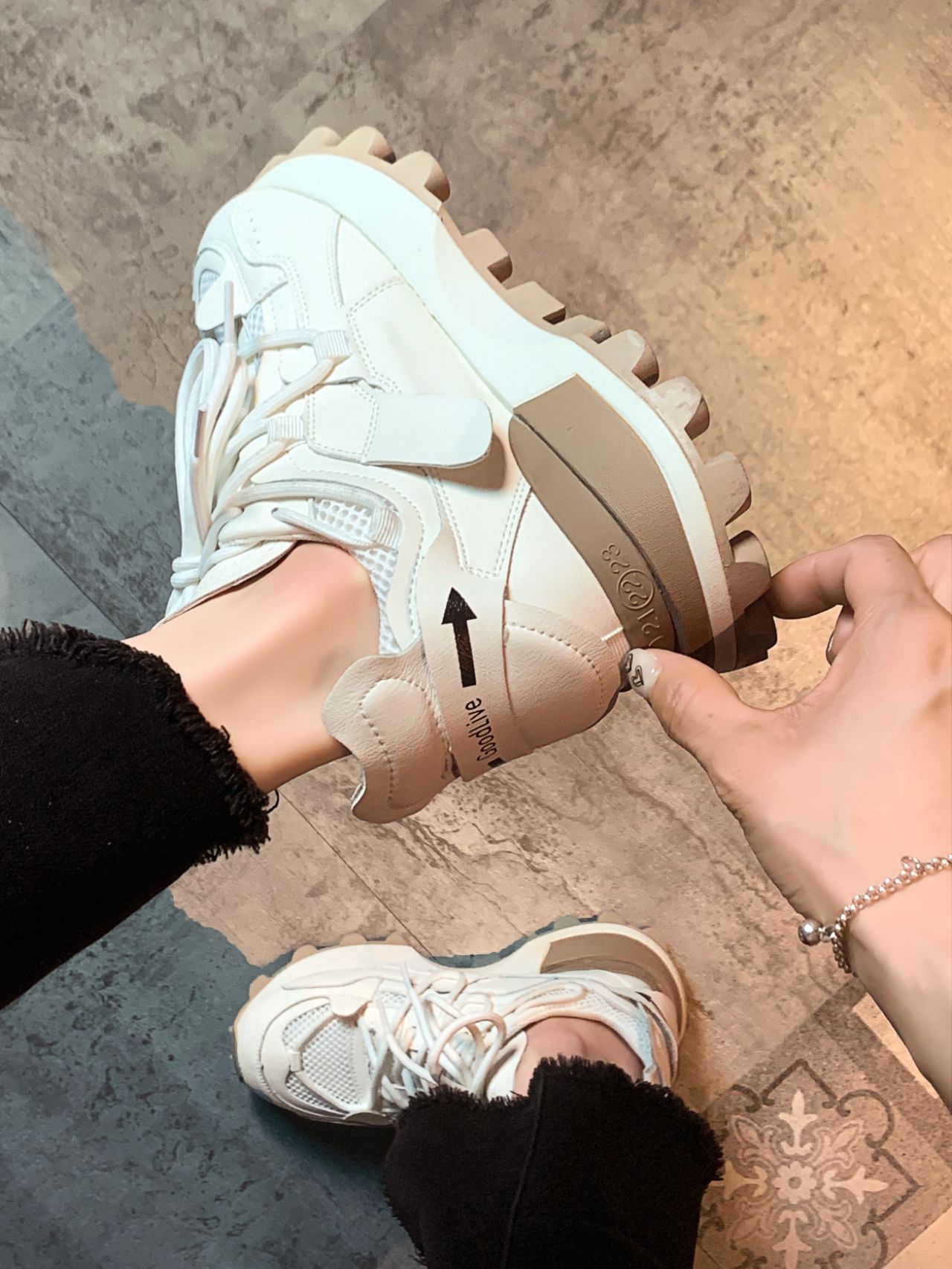 低帮 系带 皮革  - VALI鞋履AI设计主图