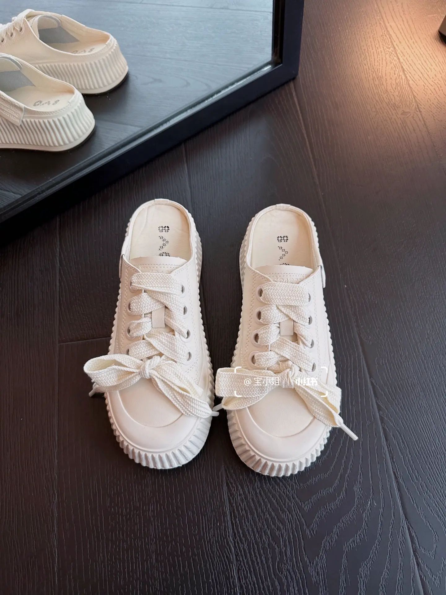  - VALI鞋履AI设计主图