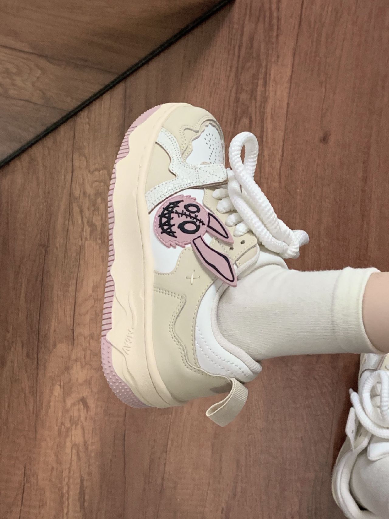 低帮 系带 魔术贴 皮革  - VALI鞋履AI设计主图