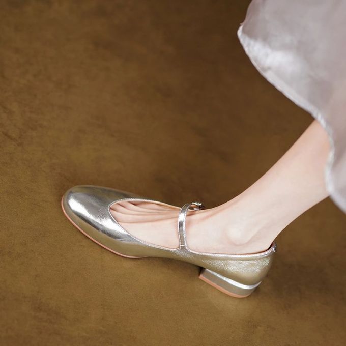 圆头 袢扣 浅口鞋 皮革 