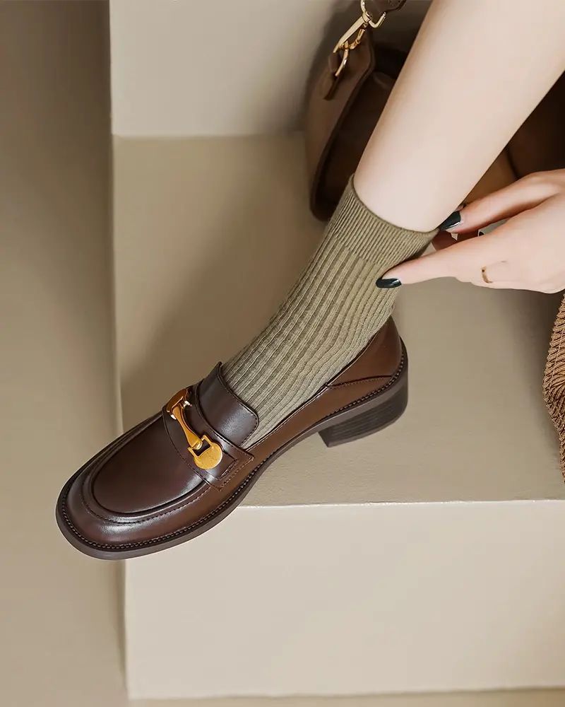 圆头 低帮 一脚蹬 深口鞋 皮革  - VALI鞋履AI设计主图