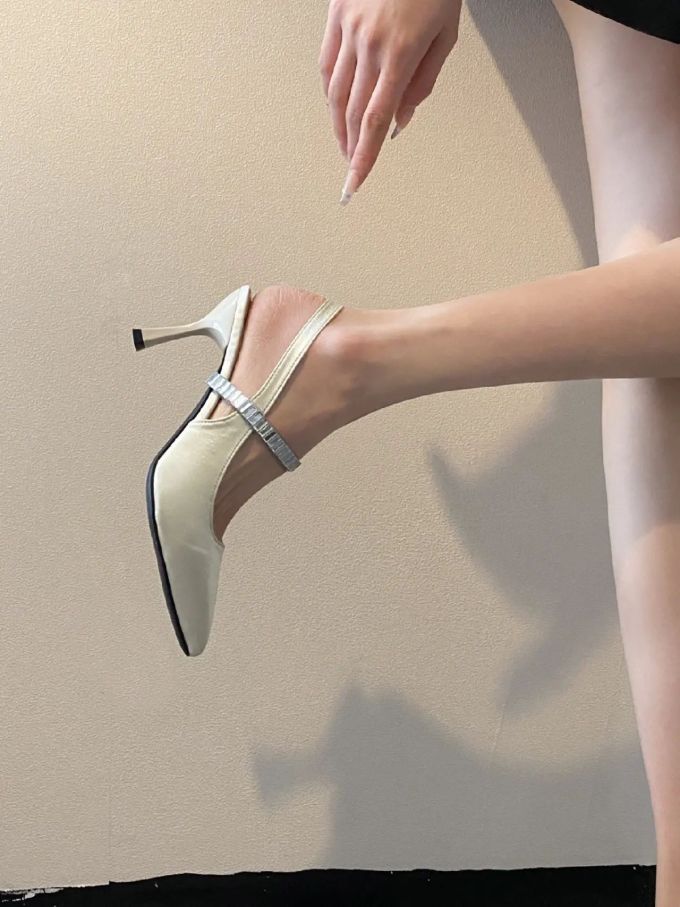 尖头 浅口鞋 皮革 