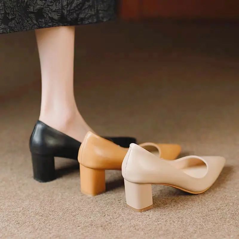 中跟 粗跟 低帮 一脚蹬 浅口鞋 皮革  - VALI鞋履AI设计主图