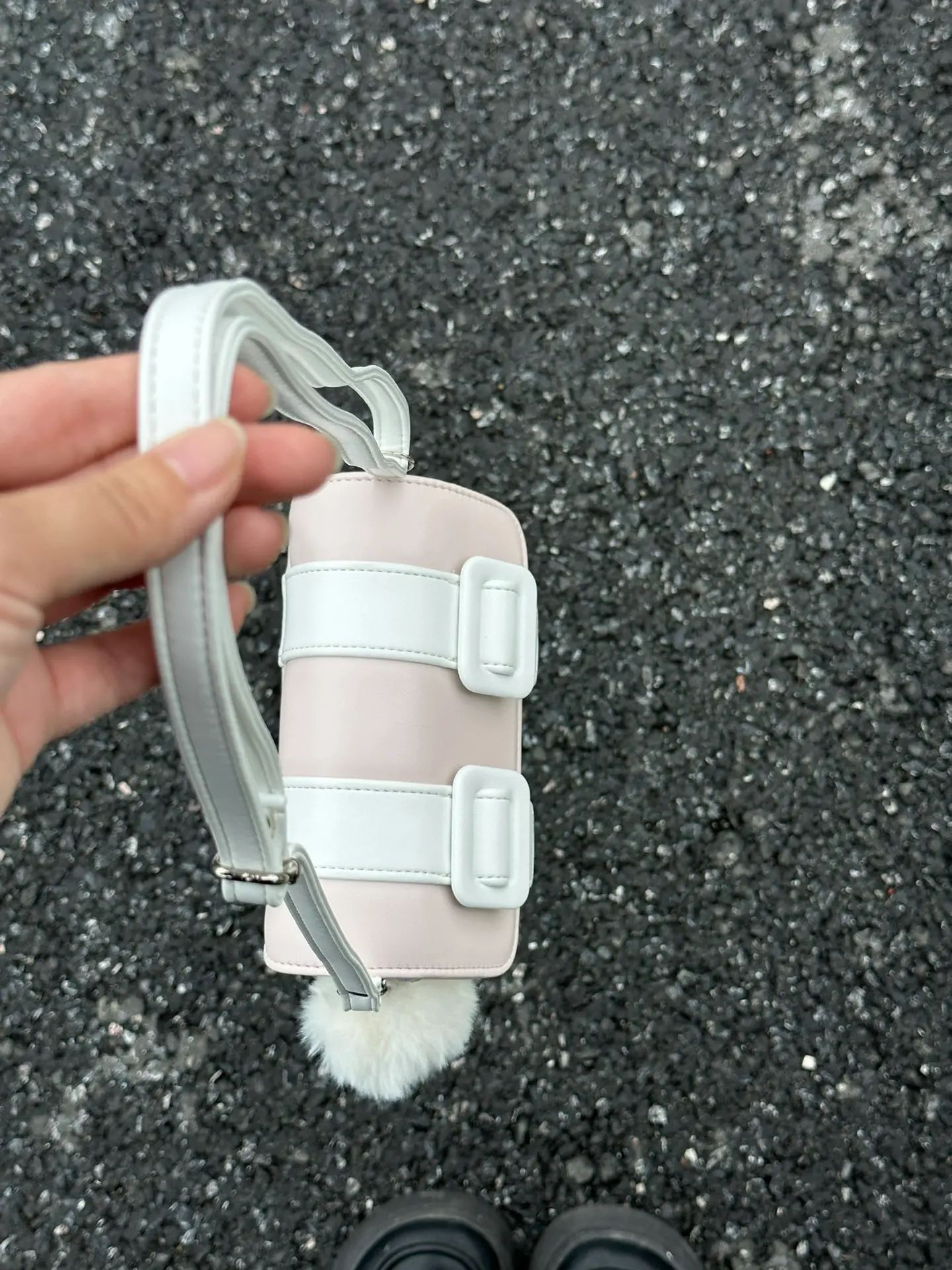 无帮 魔术贴  - VALI鞋履AI设计主图