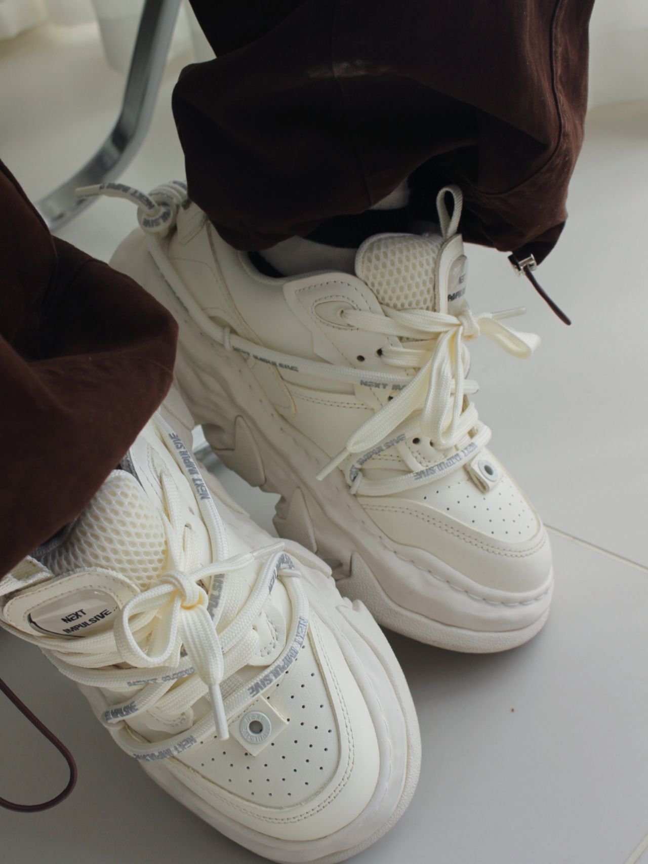 厚底 圆头 中帮 系带 深口鞋 皮革  - VALI鞋履AI设计主图