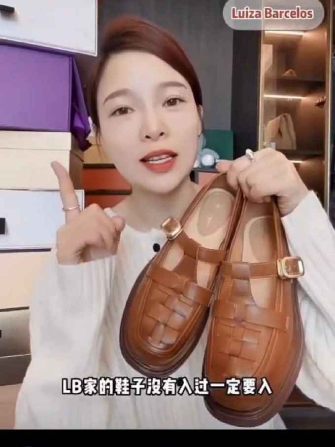 圆头 袢扣 深口鞋 皮革 