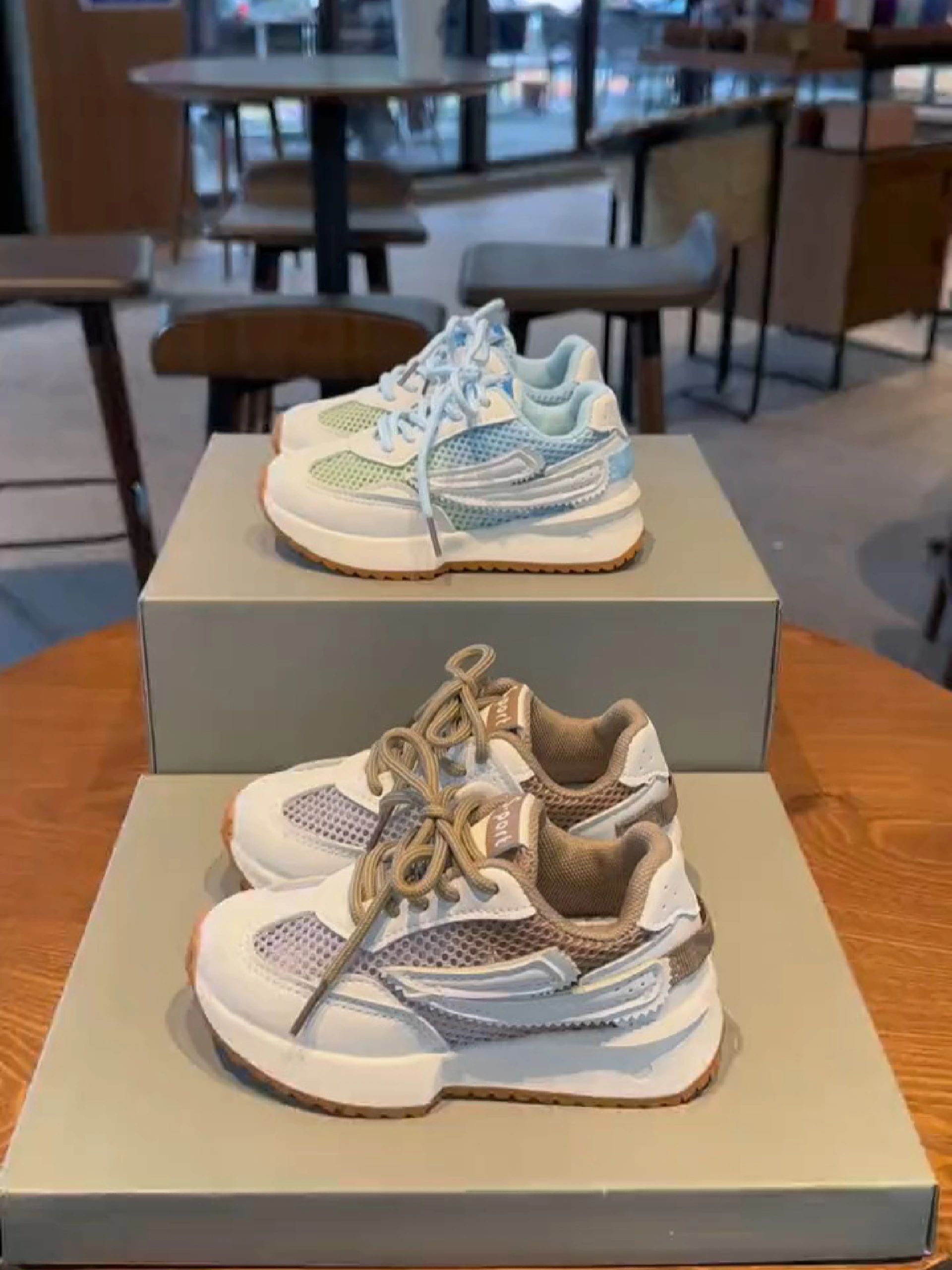 低帮 系带 魔术贴  - VALI鞋履AI设计主图