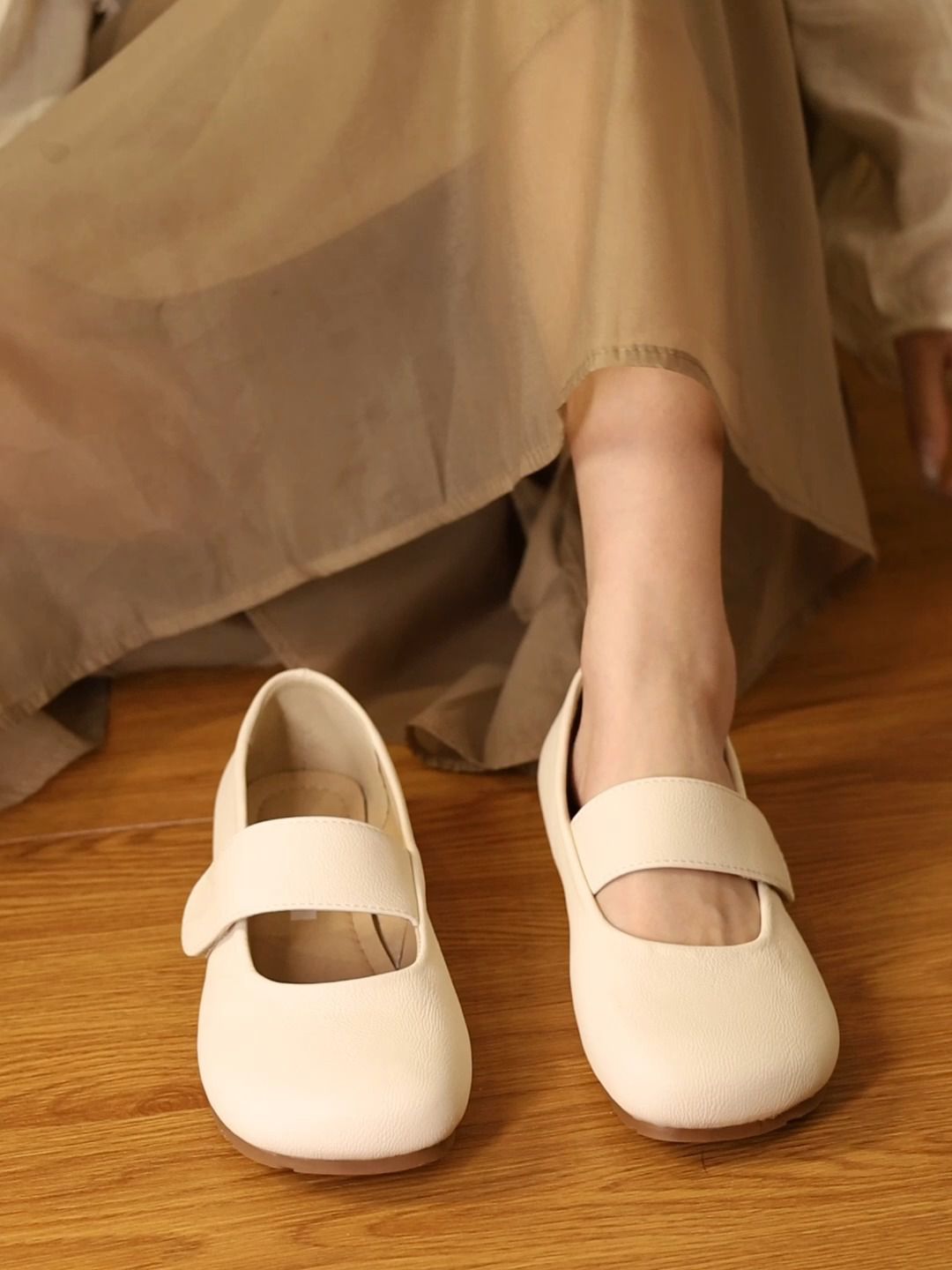 圆头 松紧带 中口鞋 皮革  - VALI鞋履AI设计主图