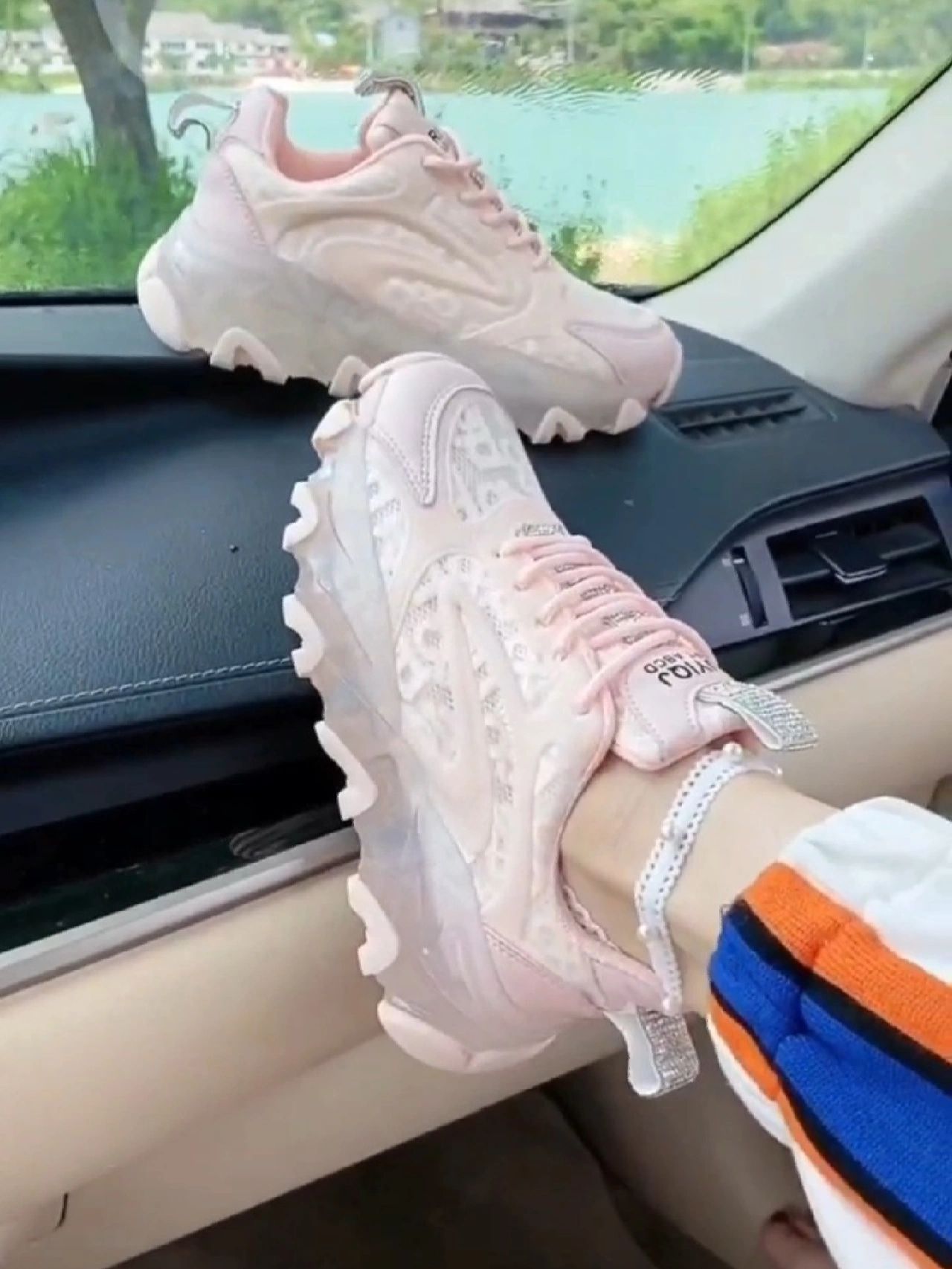 低帮 系带  - VALI鞋履AI设计主图