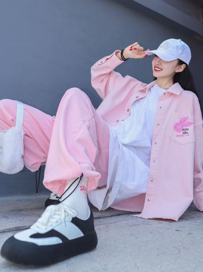 棉麻 H型 衬衫领 文字图案 绣花 兰花瓣色 婴儿薰衣草丝 基础扣饰 