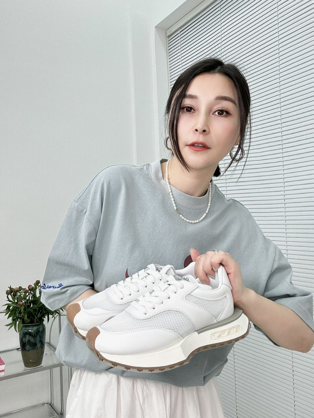 针织面料 圆形领 绣花 高楼色  - VALI鞋履AI设计主图