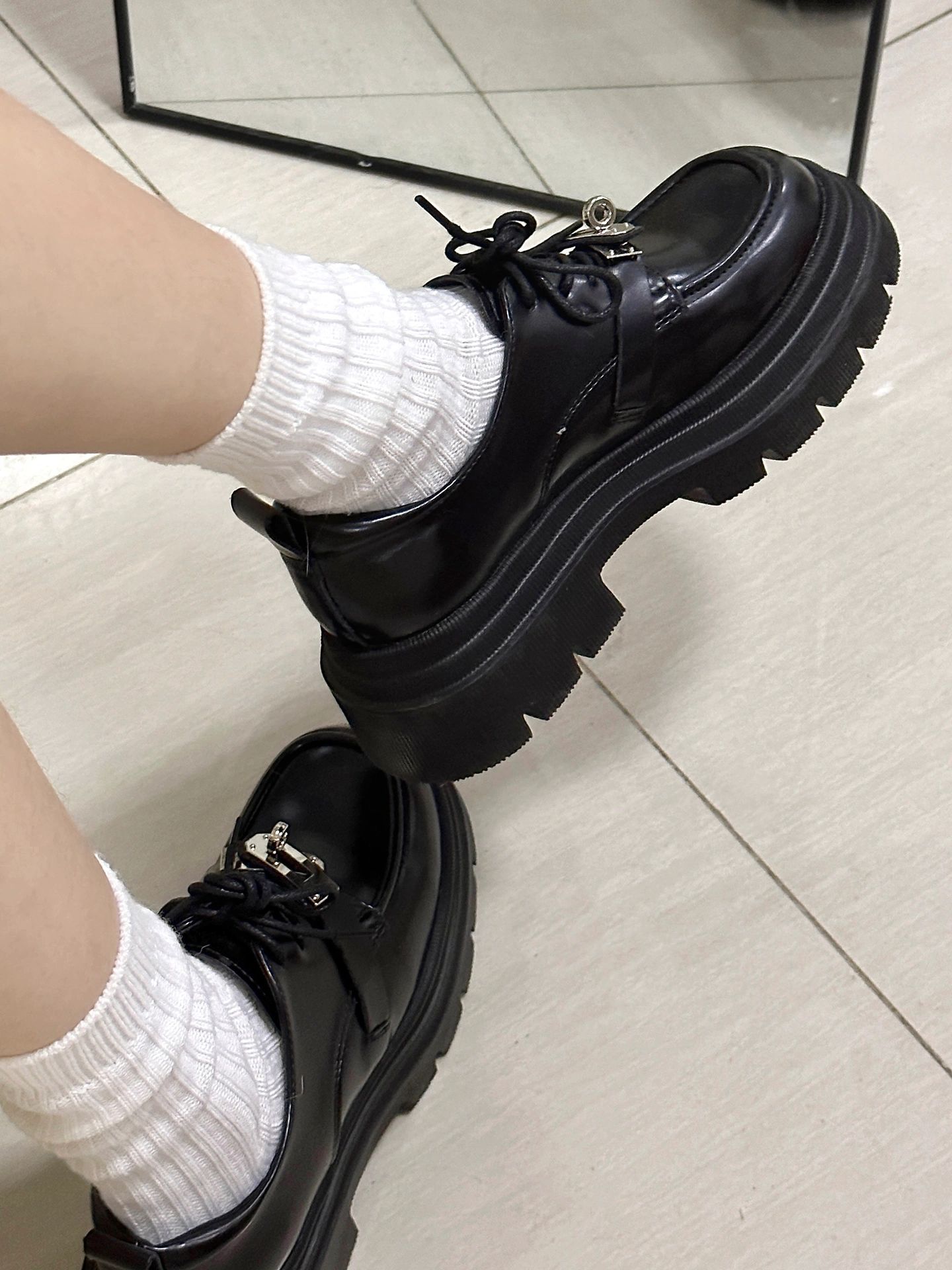 厚底 圆头 系带 皮革  - VALI鞋履AI设计主图