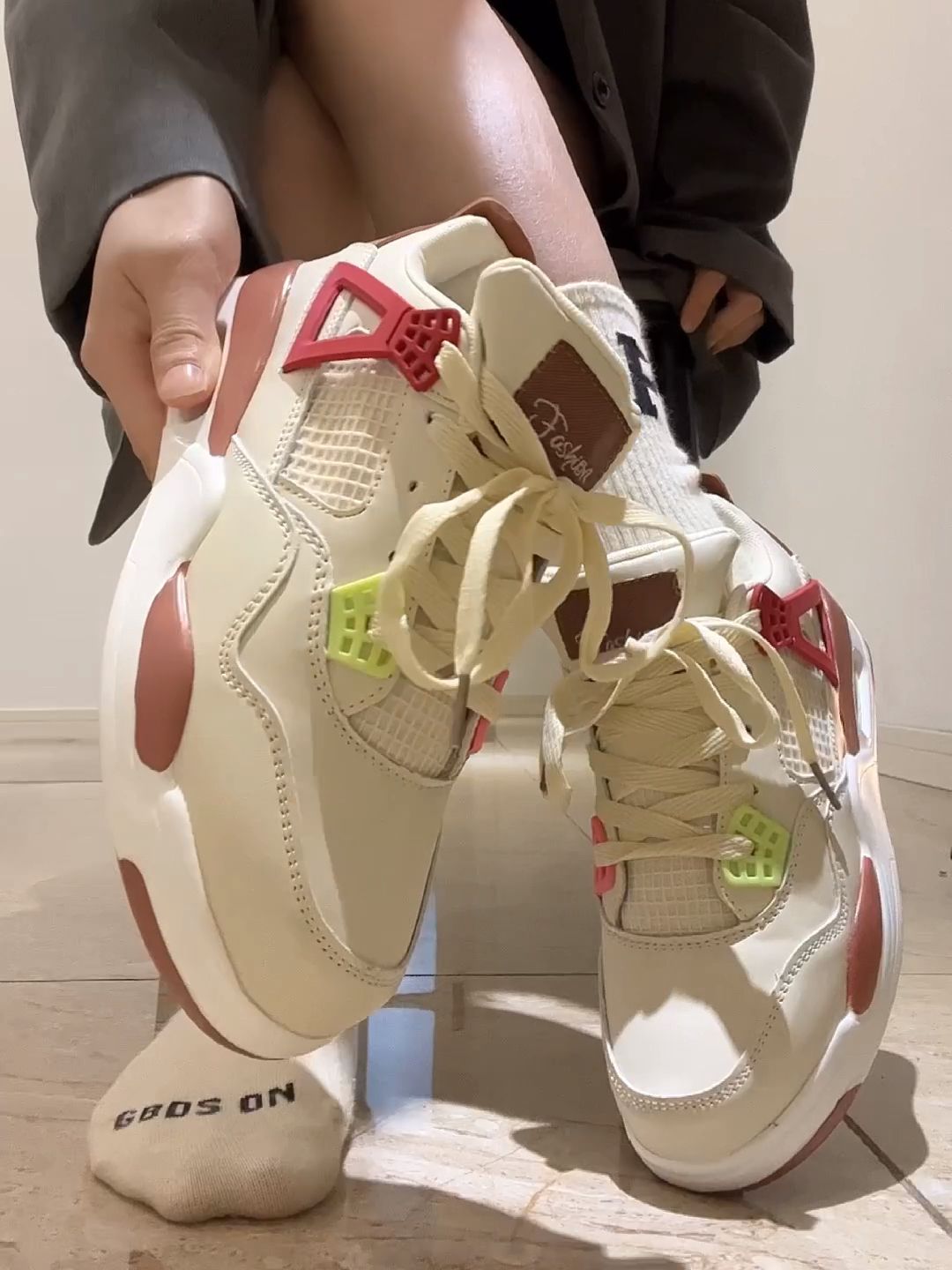 中帮  - VALI鞋履AI设计主图